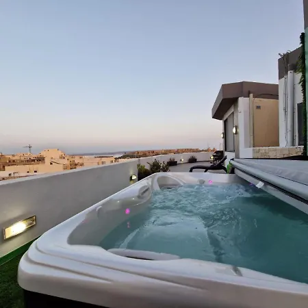 Millennium Penthouse With Private Hot Tub Gozo