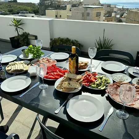Millennium Penthouse With Private Hot Tub Gozo