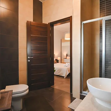 Appartamento Millennium Penthouse With Private Hot Tub Gozo Għajnsielem