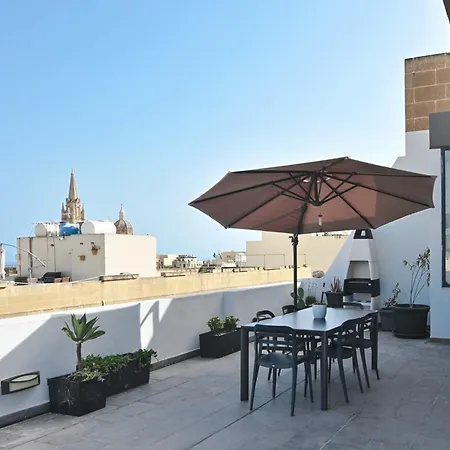Apartamento Millennium Penthouse With Private Hot Tub Gozo Għajnsielem