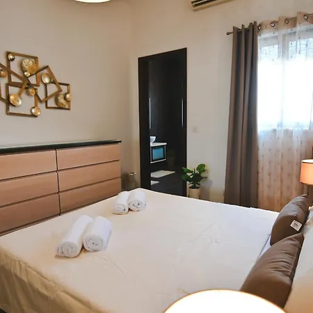 Millennium Penthouse With Private Hot Tub Gozo Għajnsielem