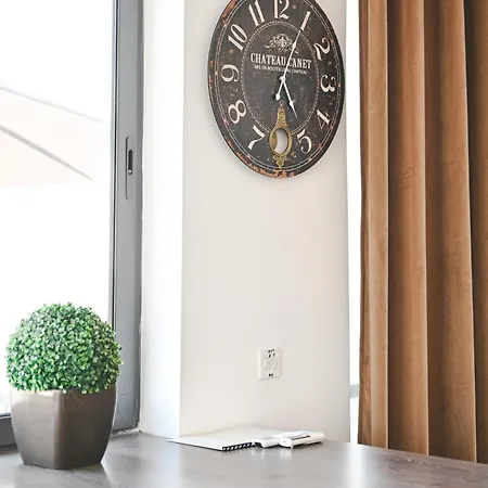 Millennium Penthouse With Private Hot Tub Gozo Appartement