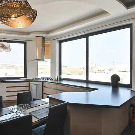 Millennium Penthouse With Private Hot Tub Gozo * Għajnsielem