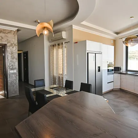 Millennium Penthouse With Private Hot Tub Gozo Apartment
