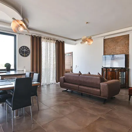 Millennium Penthouse With Private Hot Tub Gozo *