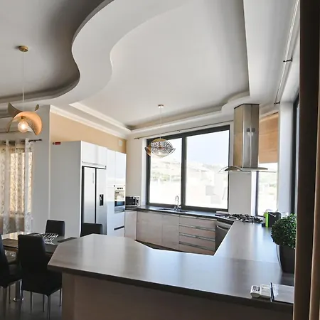 Appartement Millennium Penthouse With Private Hot Tub Gozo Għajnsielem
