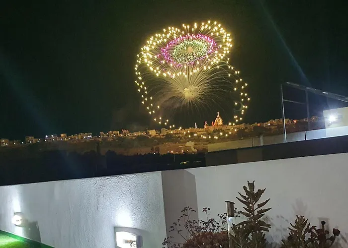 Millennium Penthouse With Private Hot Tub Gozo Għajnsielem