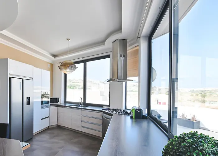 Millennium Penthouse With Private Hot Tub Gozo Daire