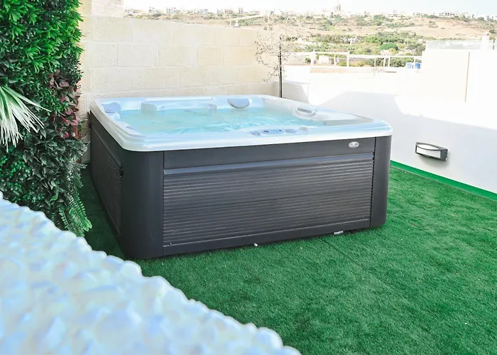 Millennium Penthouse With Private Hot Tub Gozo Għajnsielem