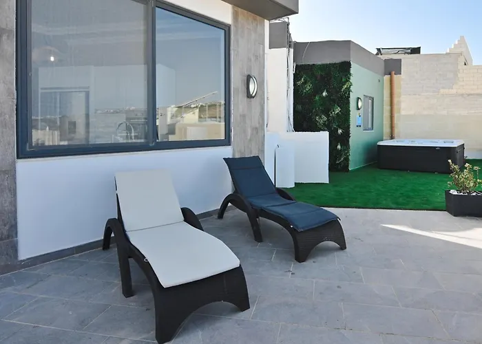 Lejlighed Millennium Penthouse With Private Hot Tub Gozo *